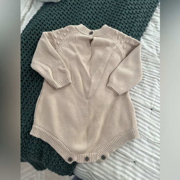 Knitted Spot Detail Romper | Cream | Size 18 - 24 Months | Adorable & Flawless - Picture 3 of 8
